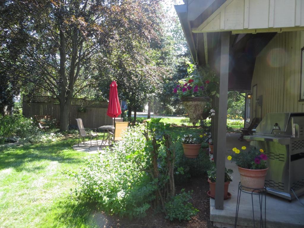 ניאגרה און דה לייק Cedar Gables Bed & Breakfast מראה חיצוני תמונה